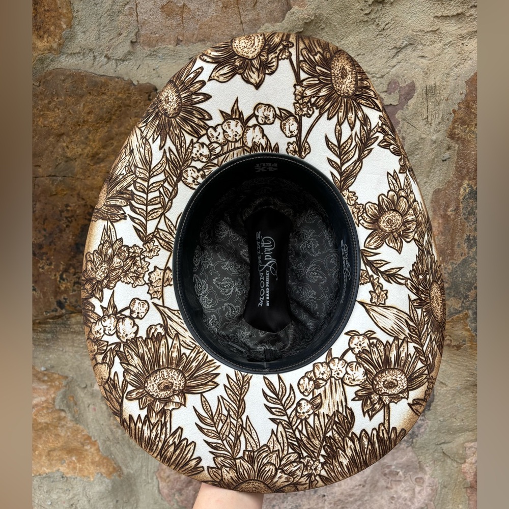 SOLD READ DESCRIPTION BELOW
New Hand burned Brad Paisley Moonshine 4x hat Sz 7